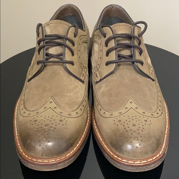 Tan wingtip shoes - Picture 2 of 4